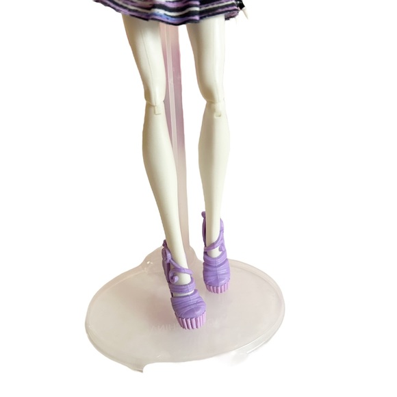 Monster High Scaris Catrine Demew Doll City of Freights - Picture 6 of 6